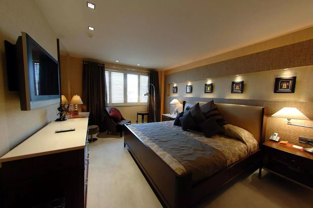 31040010 (Copy).jpg
